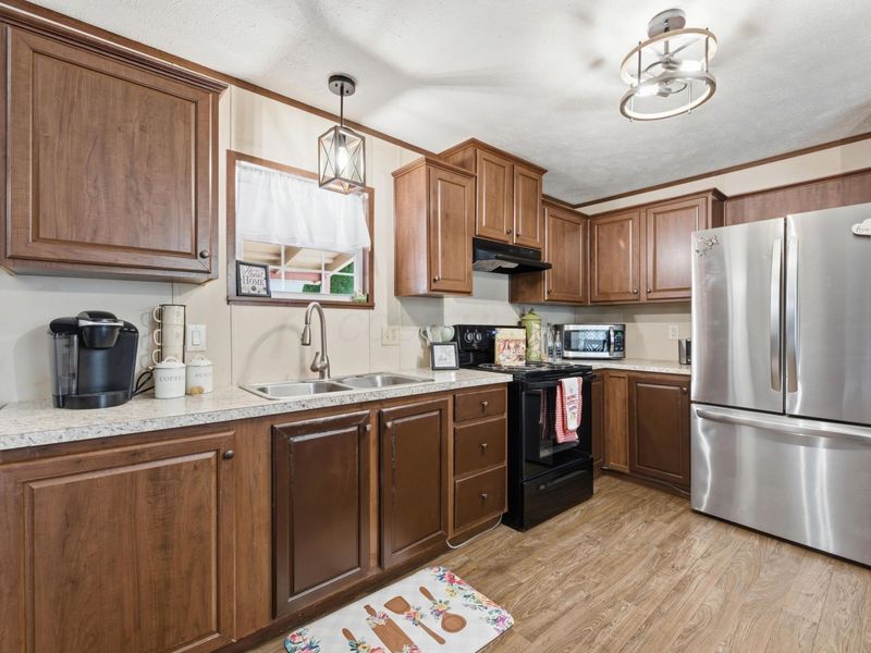 144 Villa Drive, Circleville, OH 43113 Photo 8