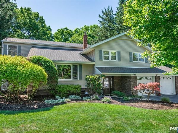 18 Teak Road, WAYNE, NJ 07470