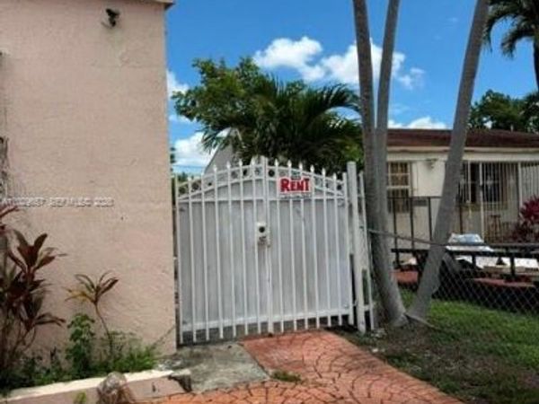 90 Flagami Blvd , Unit 2, Miami, FL 33144