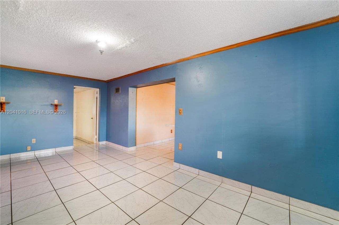 11941 SW 4th St , Miami, FL 33184 Photo