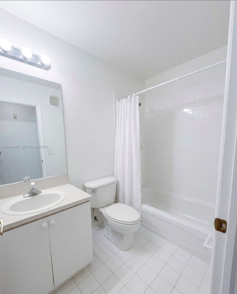 8936 W Flagler St , Unit 204, Miami, FL 33174 Photo