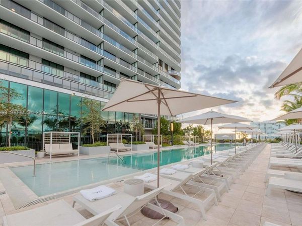 580 72nd St , Unit 1811, Miami Beach, FL 33141