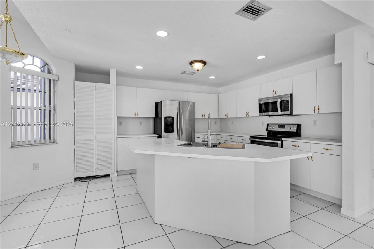 15251 NW 89th Ave , Miami Lakes, FL 33018 Photo