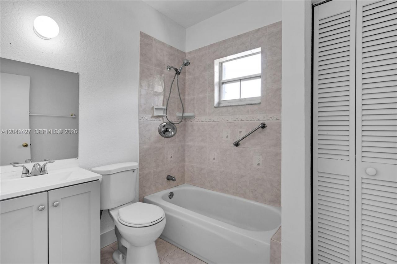15251 NW 89th Ave , Miami Lakes, FL 33018 Photo