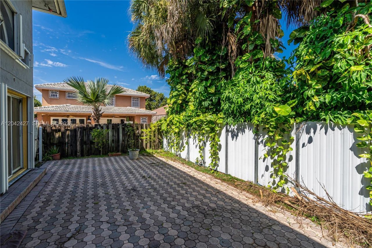 15251 NW 89th Ave , Miami Lakes, FL 33018 Photo