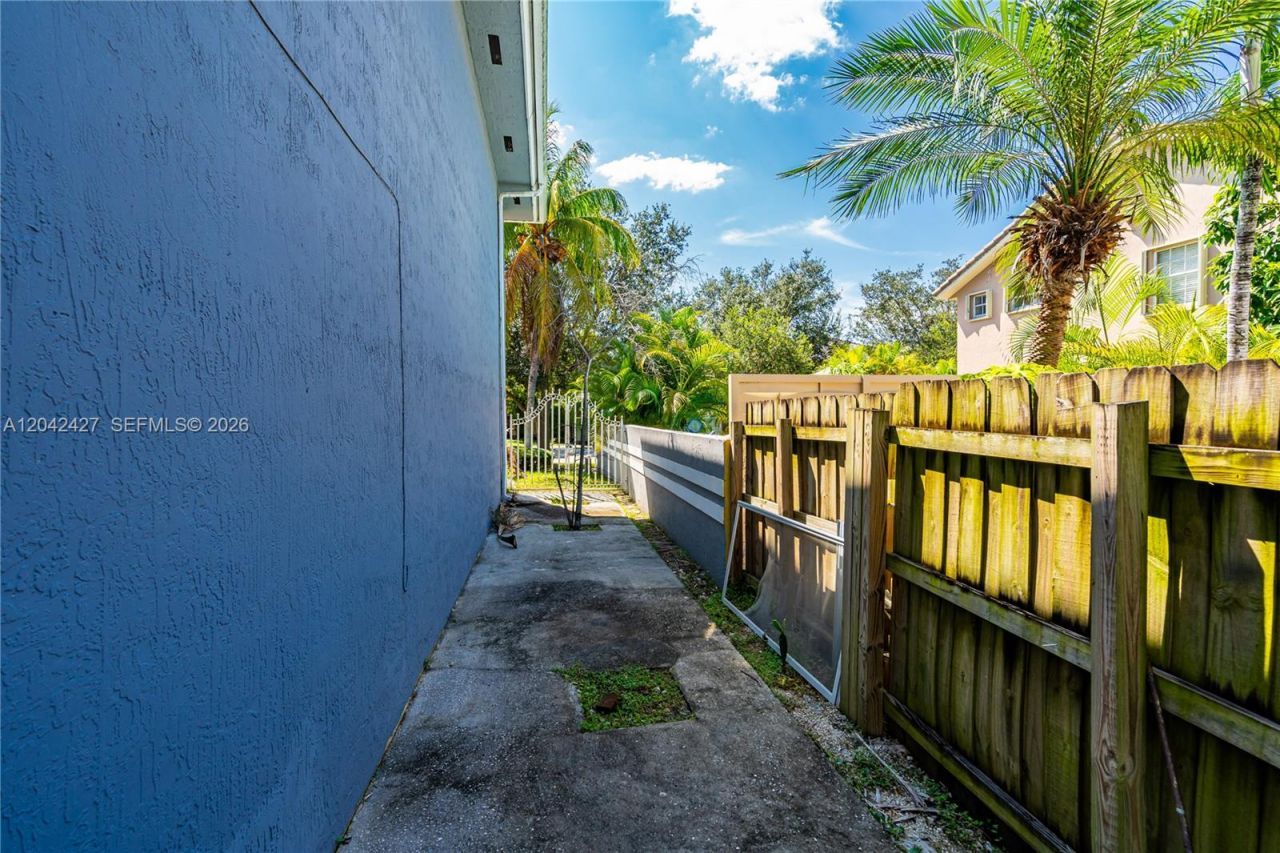 15251 NW 89th Ave , Miami Lakes, FL 33018 Photo