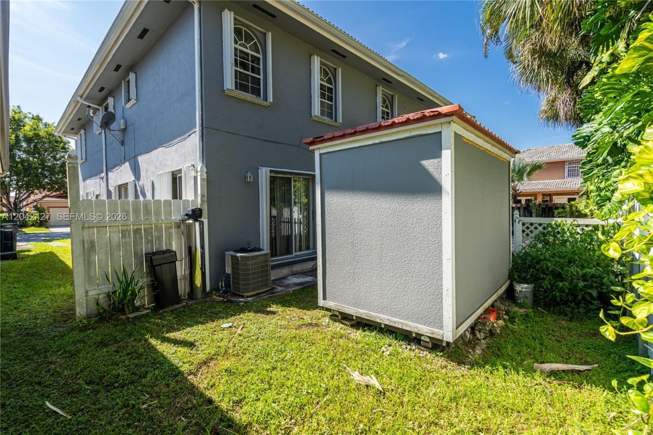 15251 NW 89th Ave , Miami Lakes, FL 33018 Photo