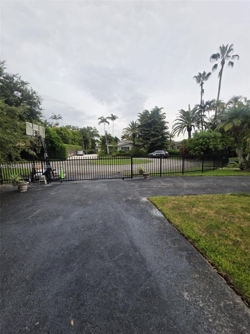 7240 SW 119th St , Pinecrest, FL 33156 Photo