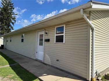 120 8th Drive NE, New Philadelphia, OH 44663