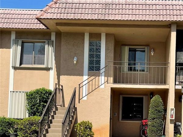 197 Lakeview Drive, Unit 202, Weston, FL 33326