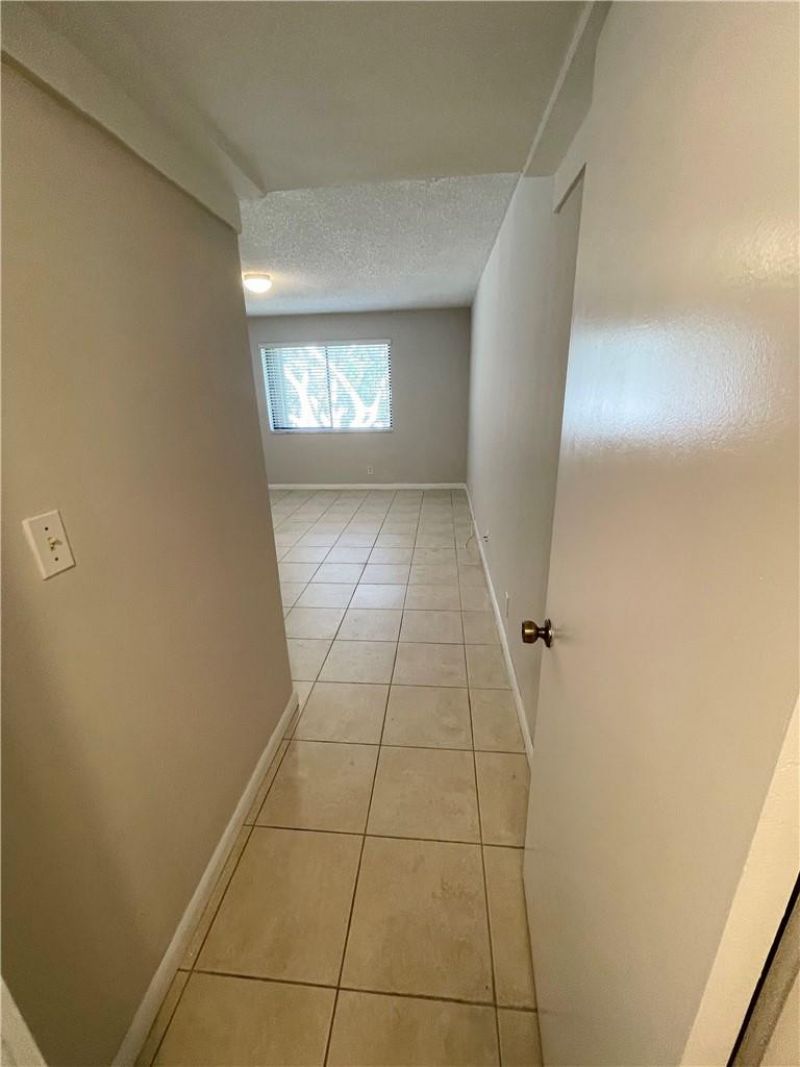 197 Lakeview Drive, Unit 202, Weston, FL 33326 Photo