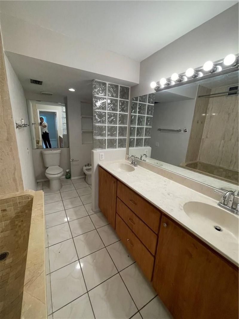 197 Lakeview Drive, Unit 202, Weston, FL 33326 Photo
