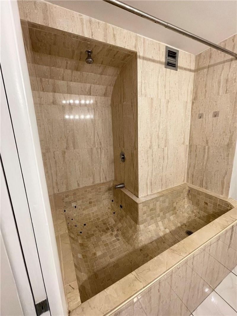 197 Lakeview Drive, Unit 202, Weston, FL 33326 Photo
