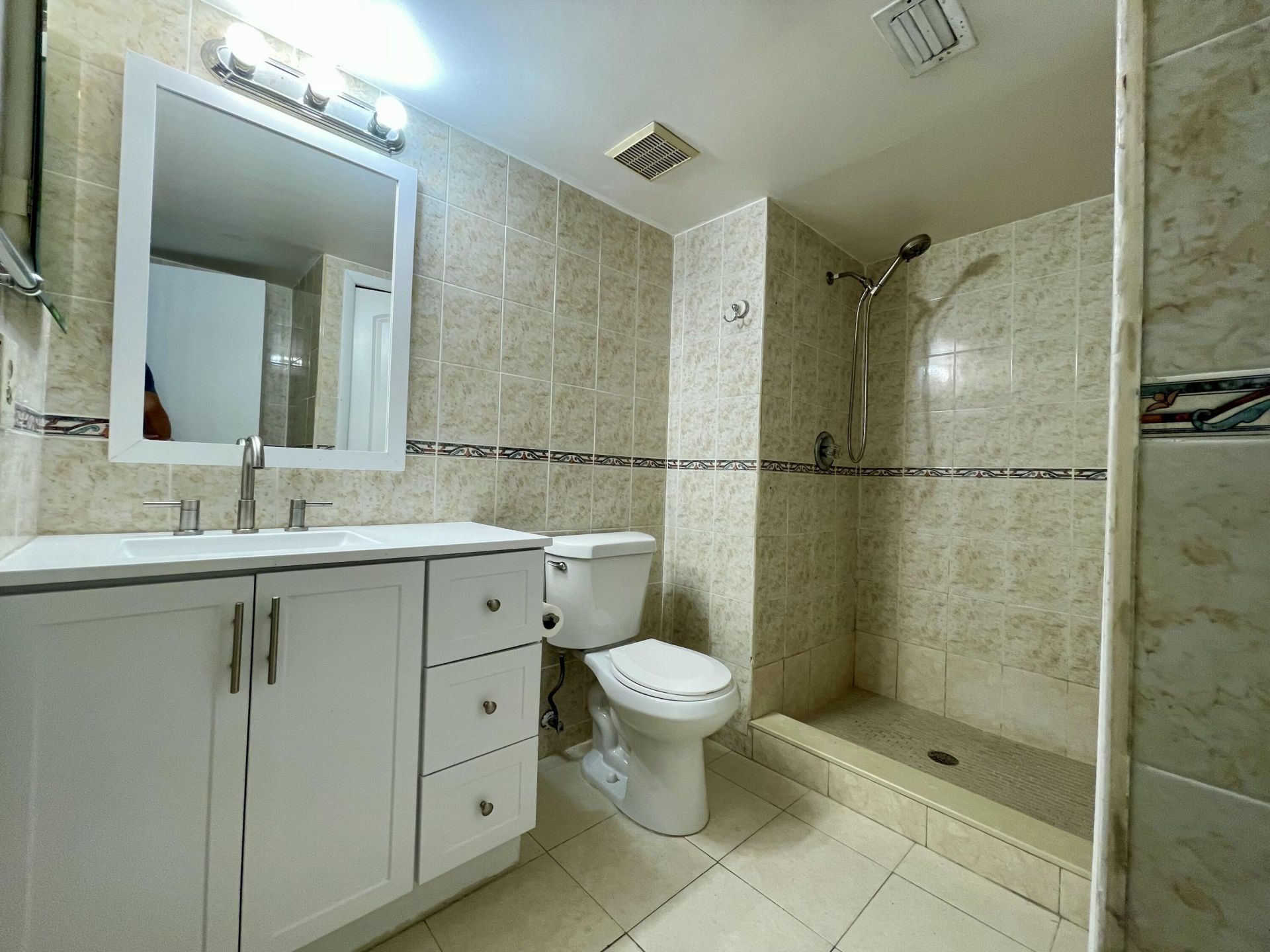 197 Lakeview Drive, Unit 202, Weston, FL 33326 Photo