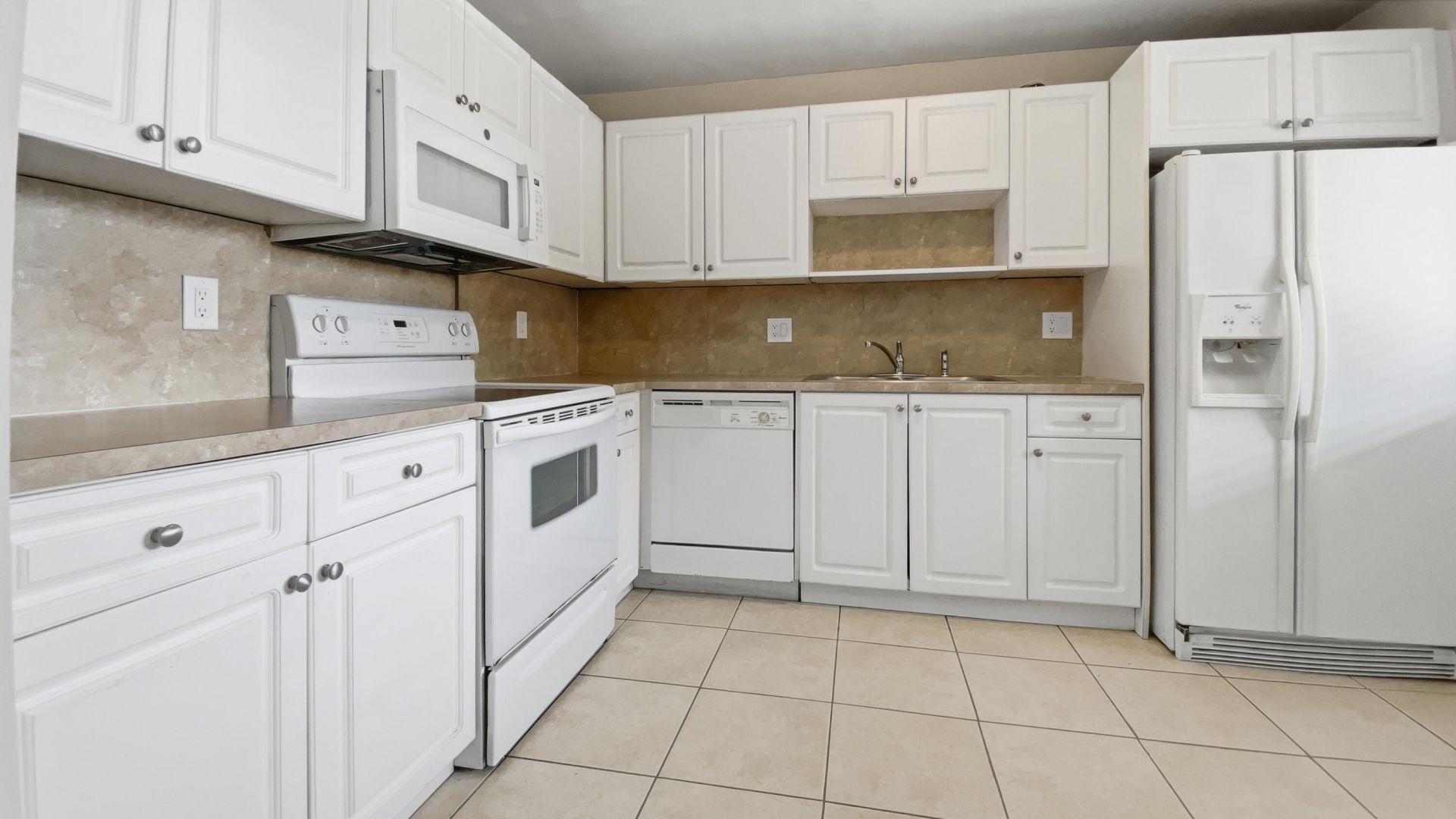 197 Lakeview Drive, Unit 202, Weston, FL 33326 Photo