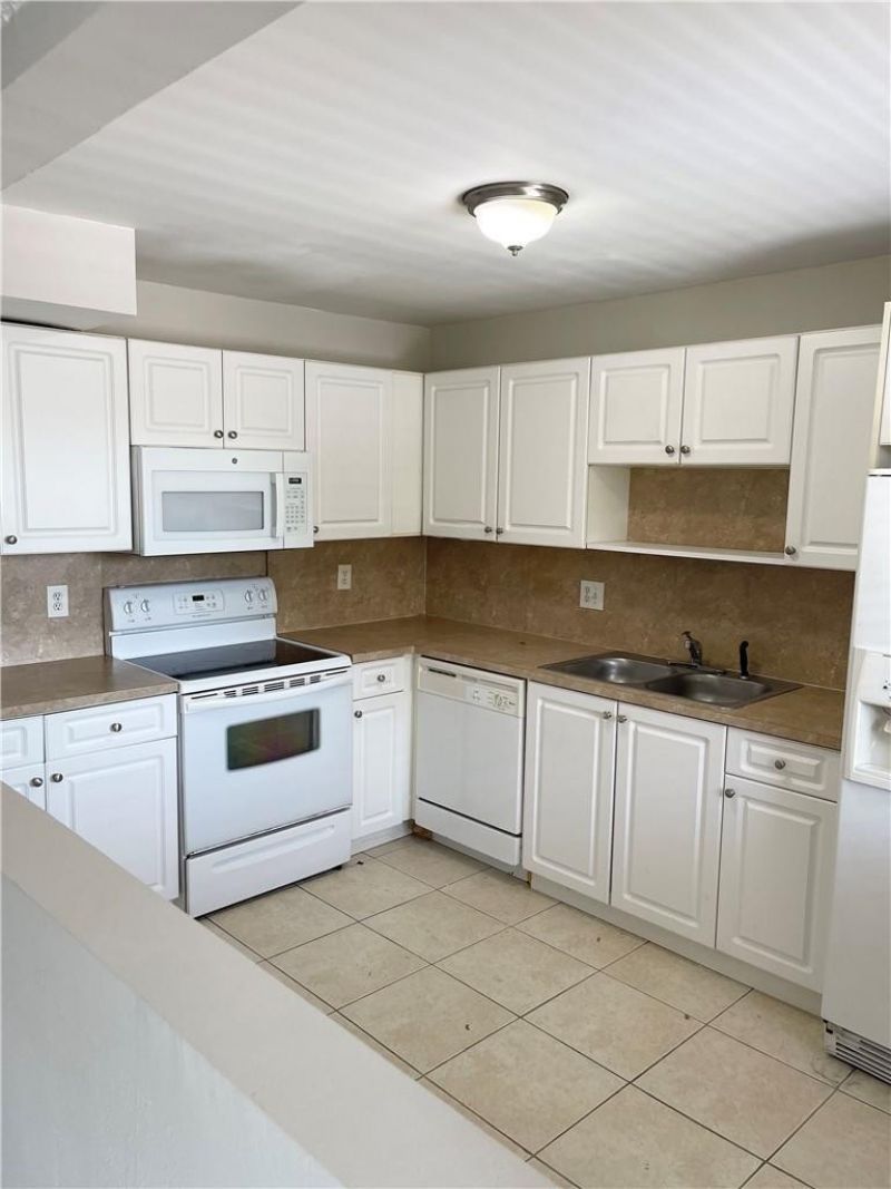 197 Lakeview Drive, Unit 202, Weston, FL 33326 Photo