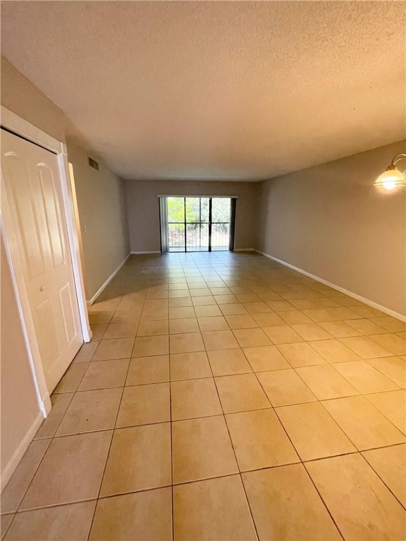 197 Lakeview Drive, Unit 202, Weston, FL 33326 Photo