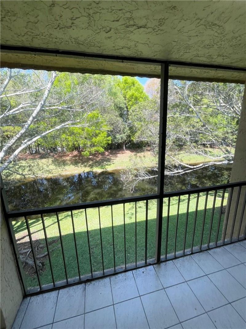 197 Lakeview Drive, Unit 202, Weston, FL 33326 Photo