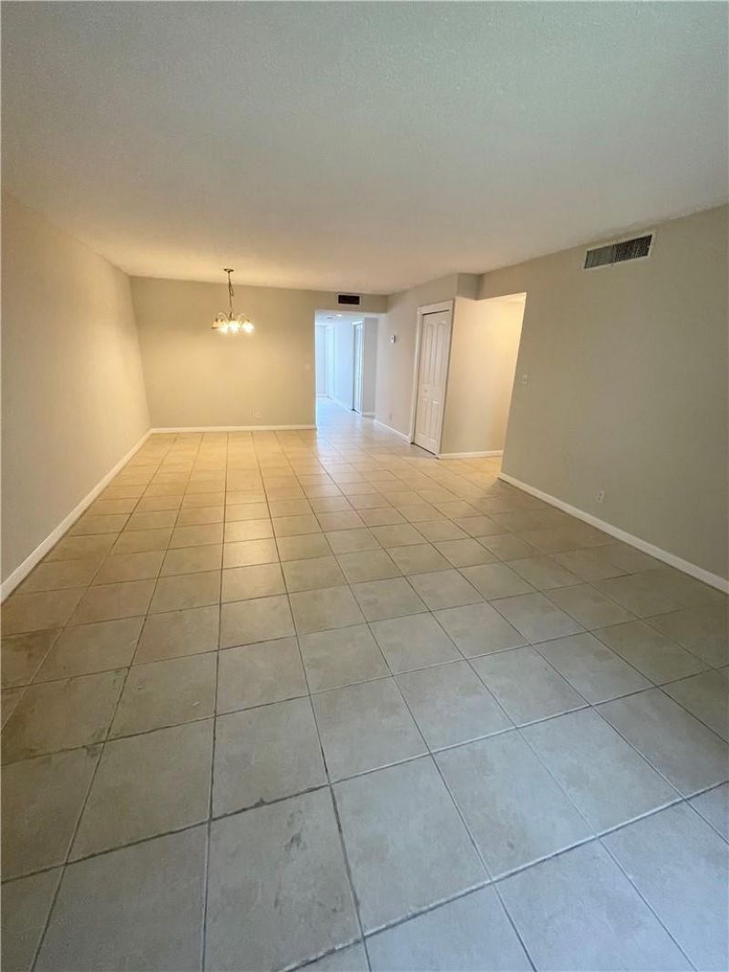 197 Lakeview Drive, Unit 202, Weston, FL 33326 Photo