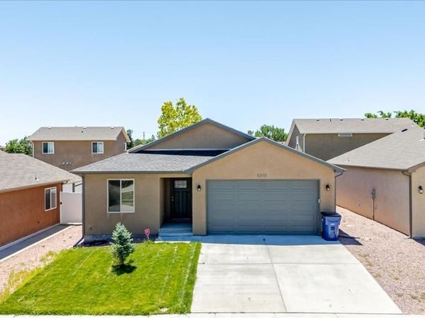 2210 Antelope Way, Pueblo, CO 81005