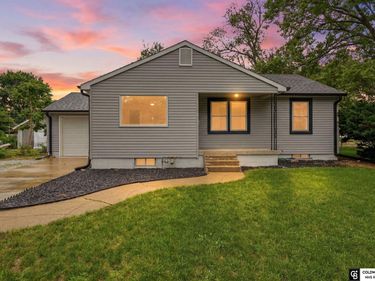 1016 N Elmer Avenue, York, NE 68467