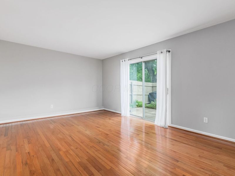148 Tarryton Court W, Unit 25B, Columbus, OH 43228 Photo 11