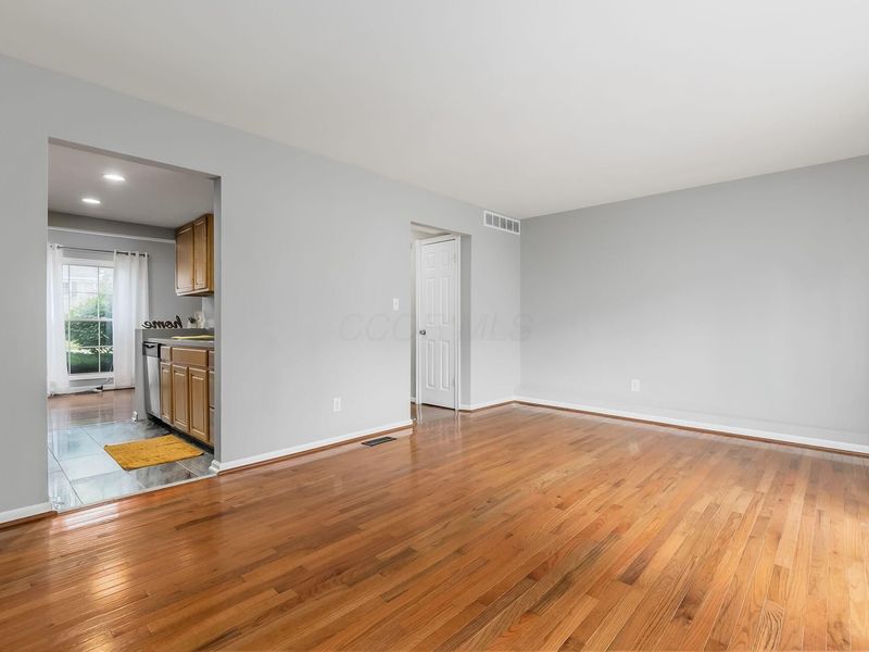 148 Tarryton Court W, Unit 25B, Columbus, OH 43228 Photo 13
