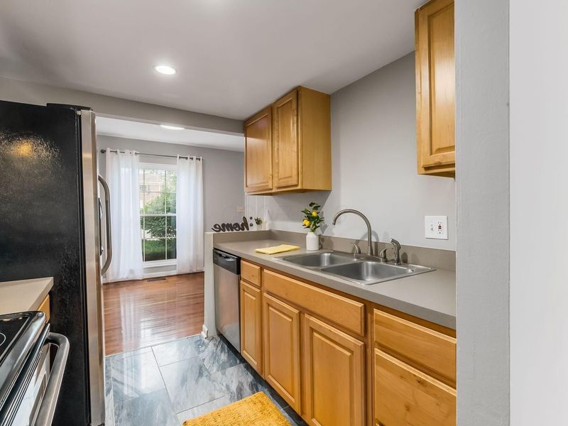 148 Tarryton Court W, Unit 25B, Columbus, OH 43228 Photo 15