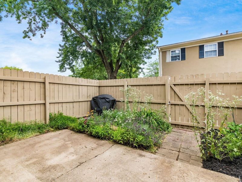 148 Tarryton Court W, Unit 25B, Columbus, OH 43228 Photo 34