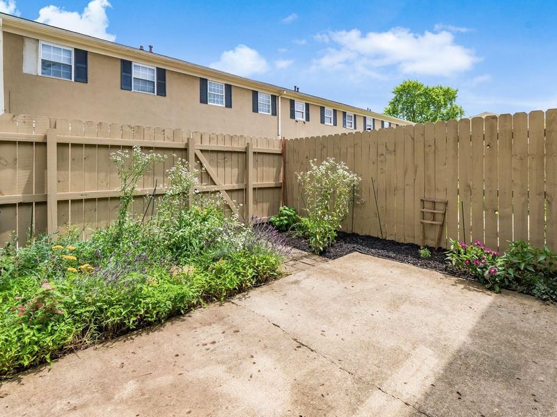 148 Tarryton Court W, Unit 25B, Columbus, OH 43228 Photo 35