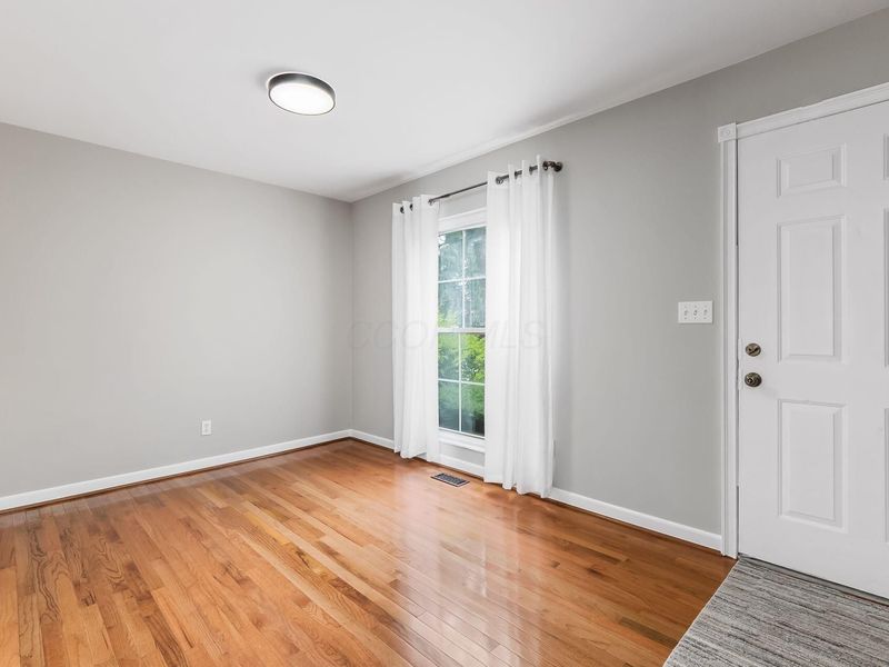 148 Tarryton Court W, Unit 25B, Columbus, OH 43228 Photo 6