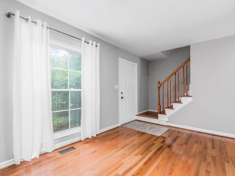 148 Tarryton Court W, Unit 25B, Columbus, OH 43228 Photo 7