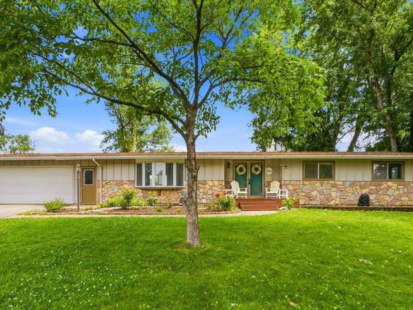9194 Gaslight Drive, Burlington, IA 52601
