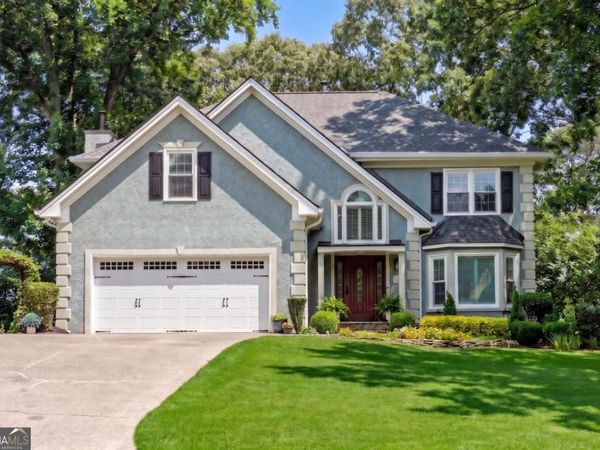 5007 Willow Creek Drive, Woodstock, GA 30188