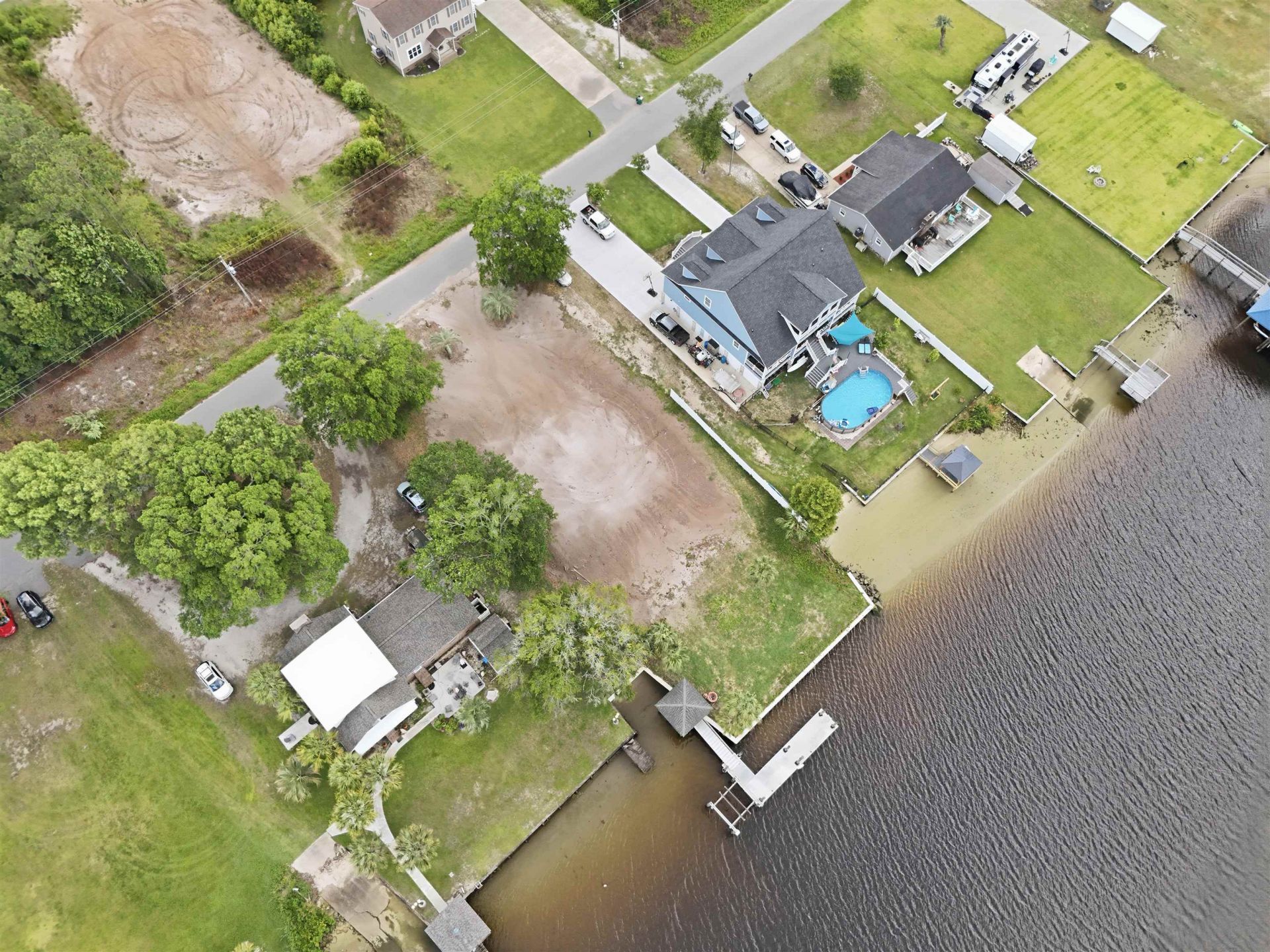 7 Smith Blvd.  Photo 13