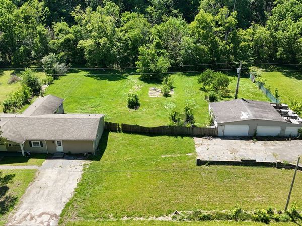 3587 Old Highway 31E , Westmoreland, TN 37186