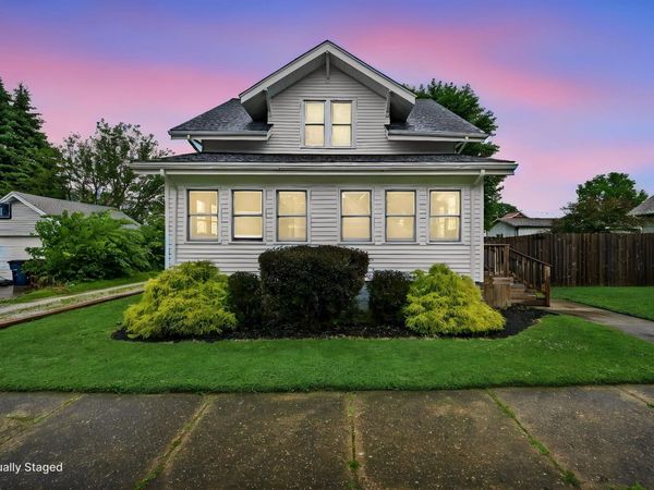 1055 N Harrison Street, Frankfort, IN 46041