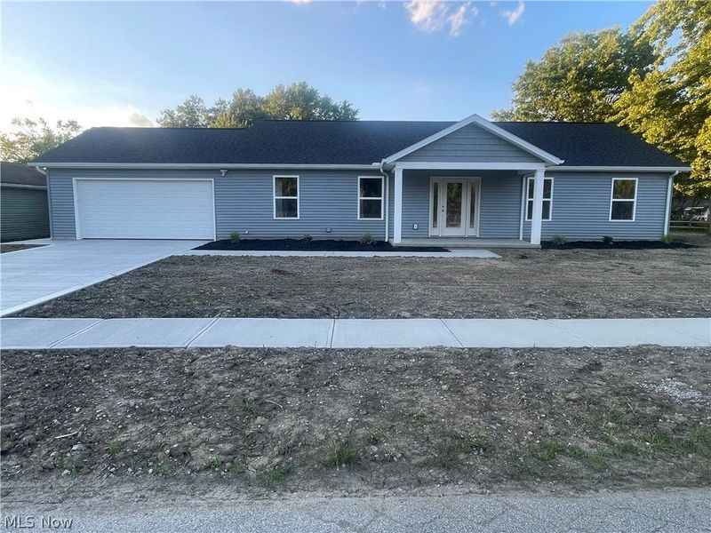 938 East Drive, Sheffield Lake, OH 44054 Photo 2