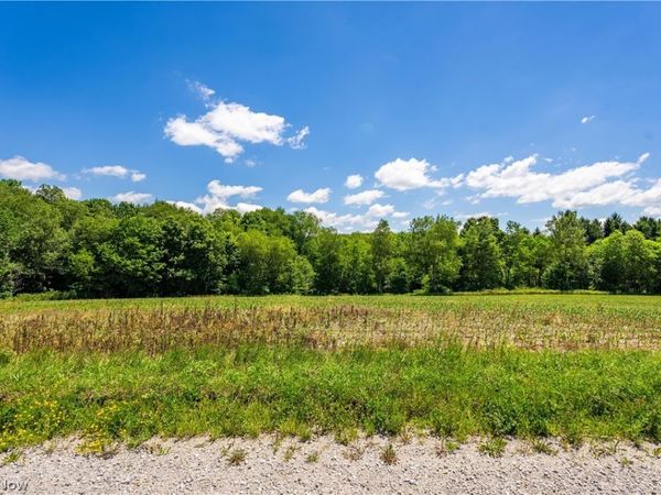 8008 Reef Road NE, Mechanicstown, OH 44651