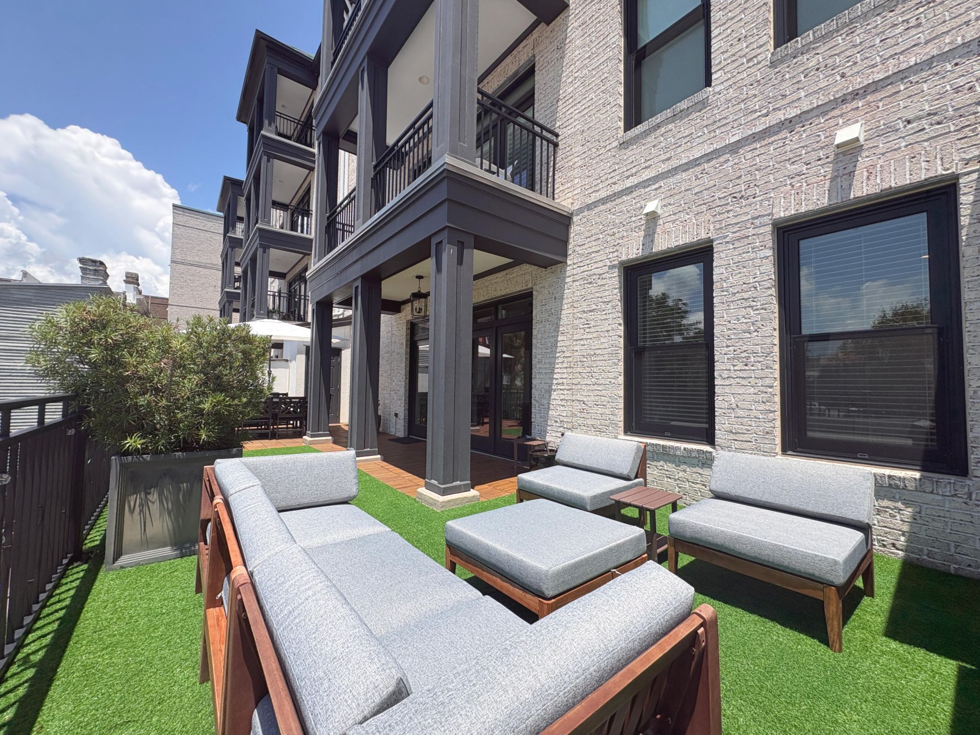21 George Street Photo 26