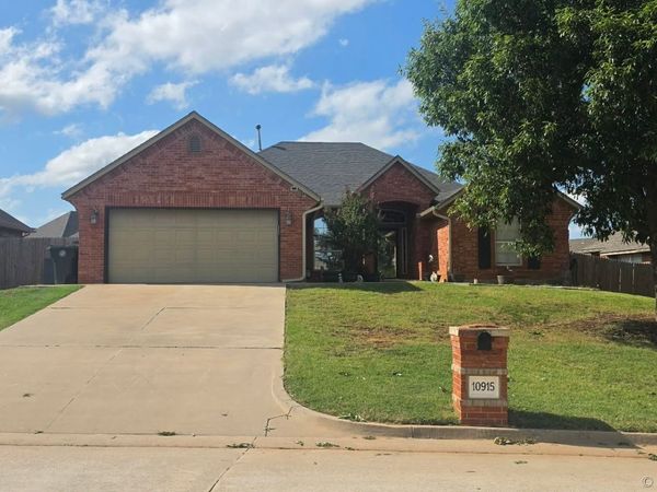 10915 Blue Sky Drive , Midwest City, OK 73130
