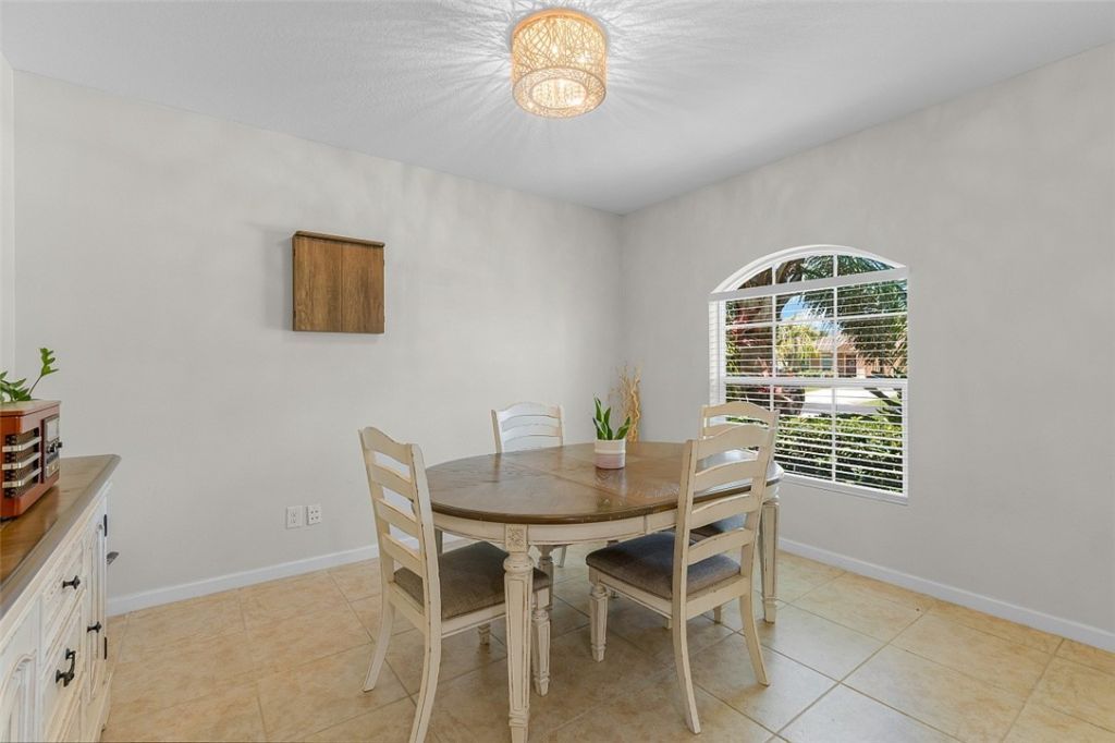 8110 Westfield Circle, Vero Beach, FL 32966 Photo