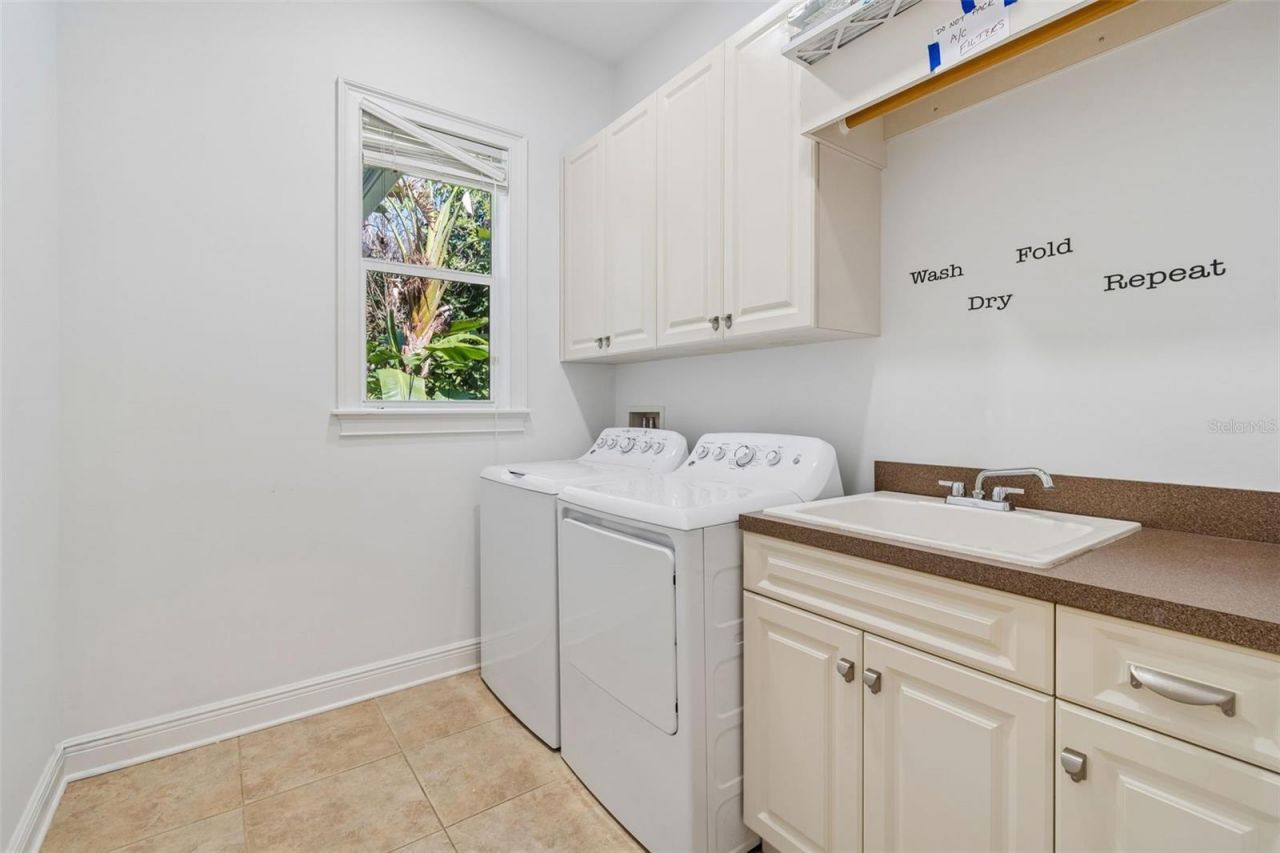 2107 Carroll Landing Drive, Tampa, FL 33612 Photo