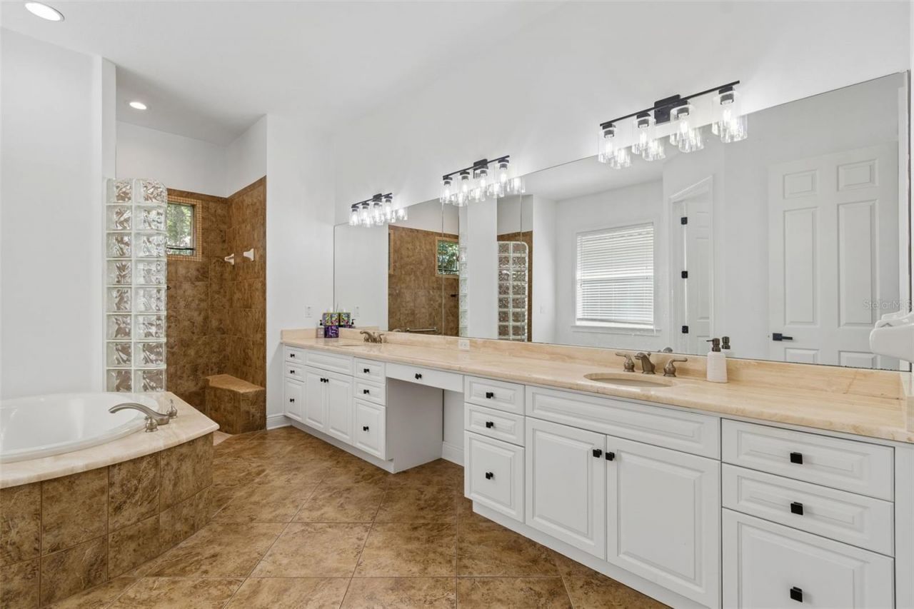 2107 Carroll Landing Drive, Tampa, FL 33612 Photo