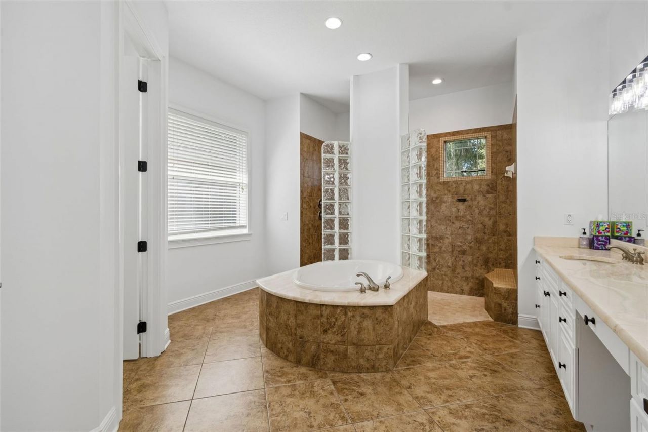 2107 Carroll Landing Drive, Tampa, FL 33612 Photo