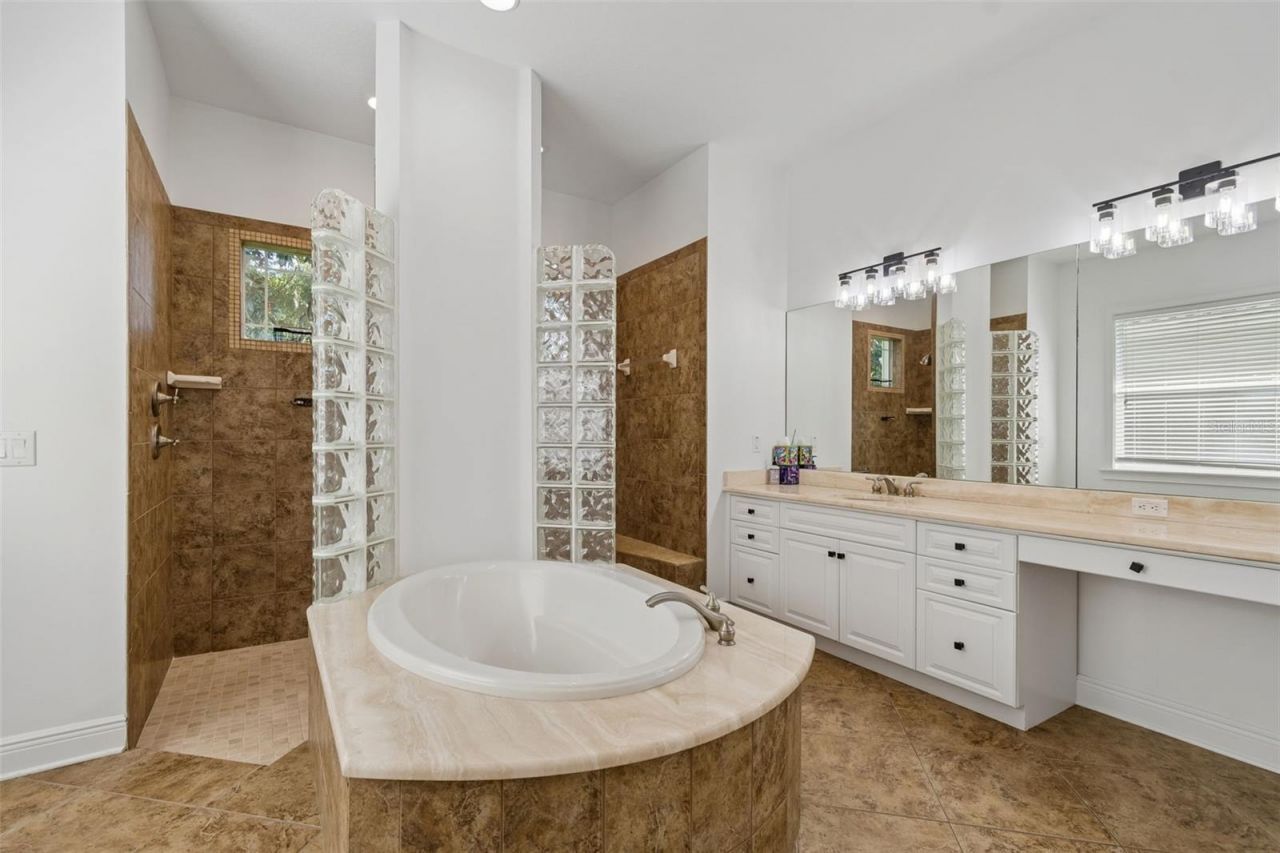 2107 Carroll Landing Drive, Tampa, FL 33612 Photo