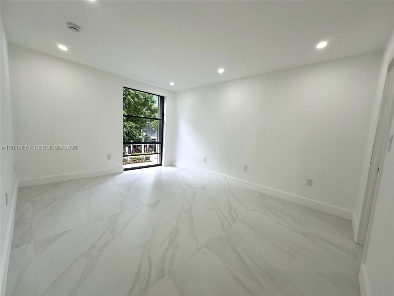 17620 Atlantic Blvd , Unit 310, Sunny Isles Beach, FL 33160 Photo