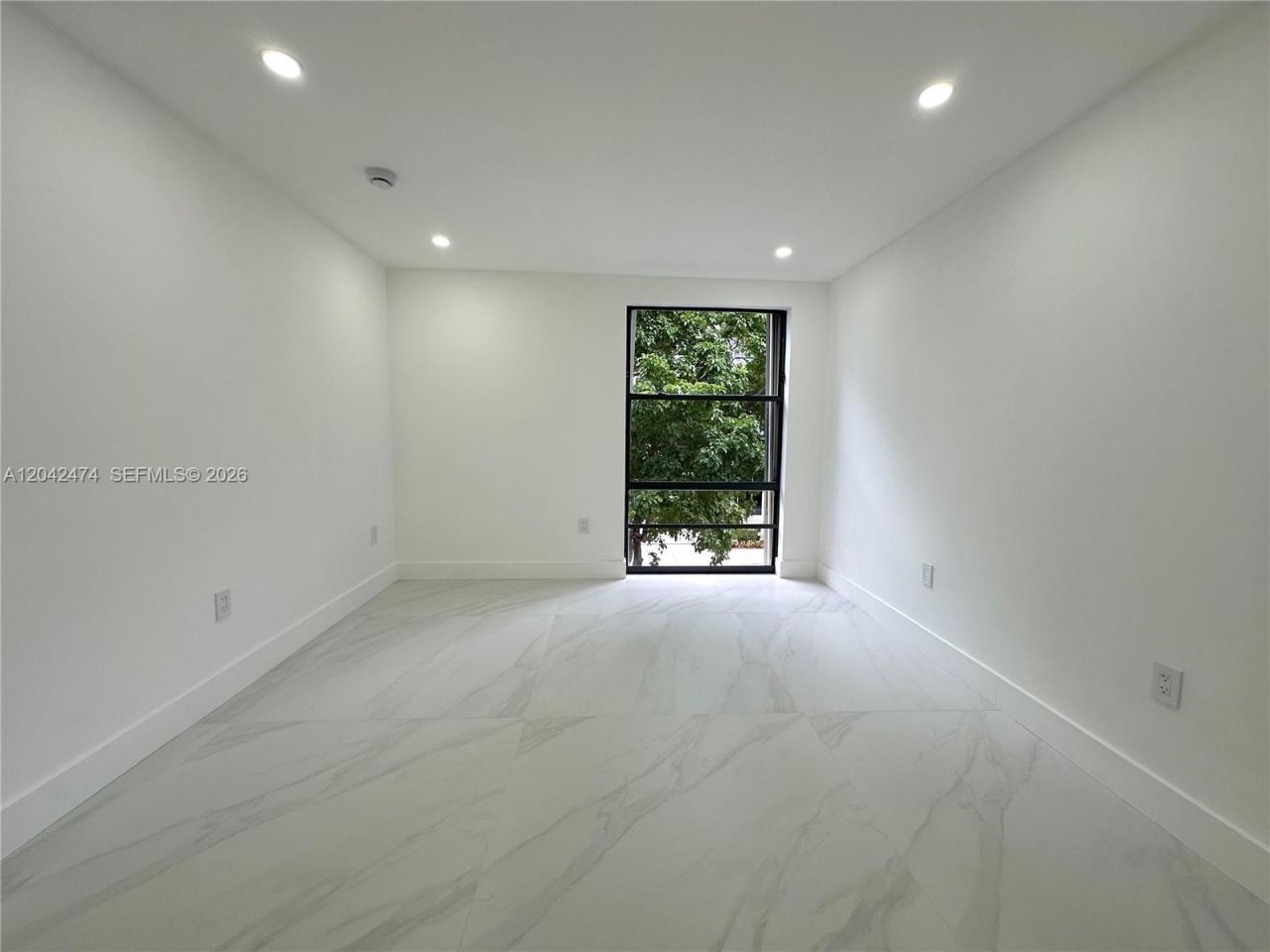 17620 Atlantic Blvd , Unit 310, Sunny Isles Beach, FL 33160 Photo