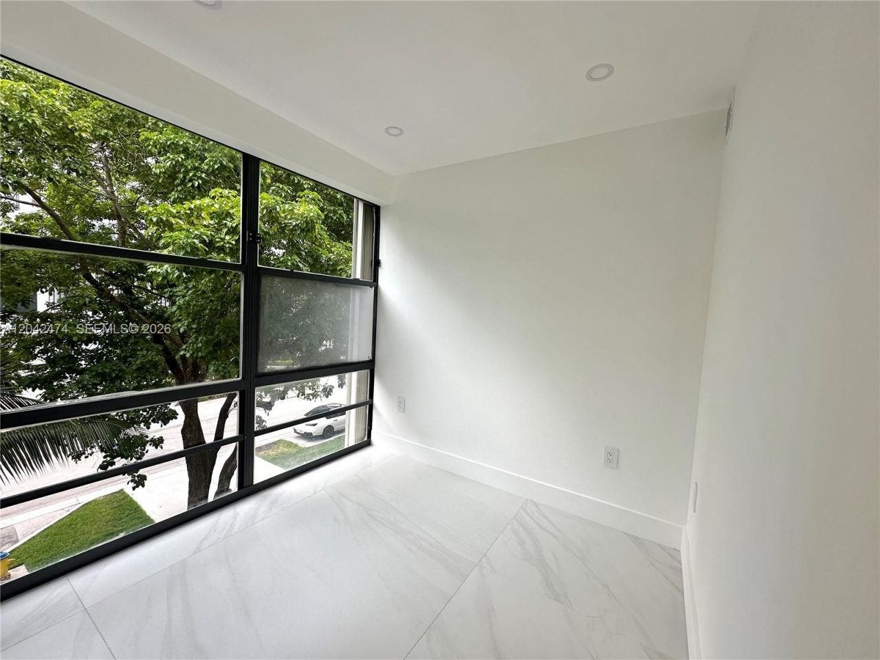 17620 Atlantic Blvd , Unit 310, Sunny Isles Beach, FL 33160 Photo