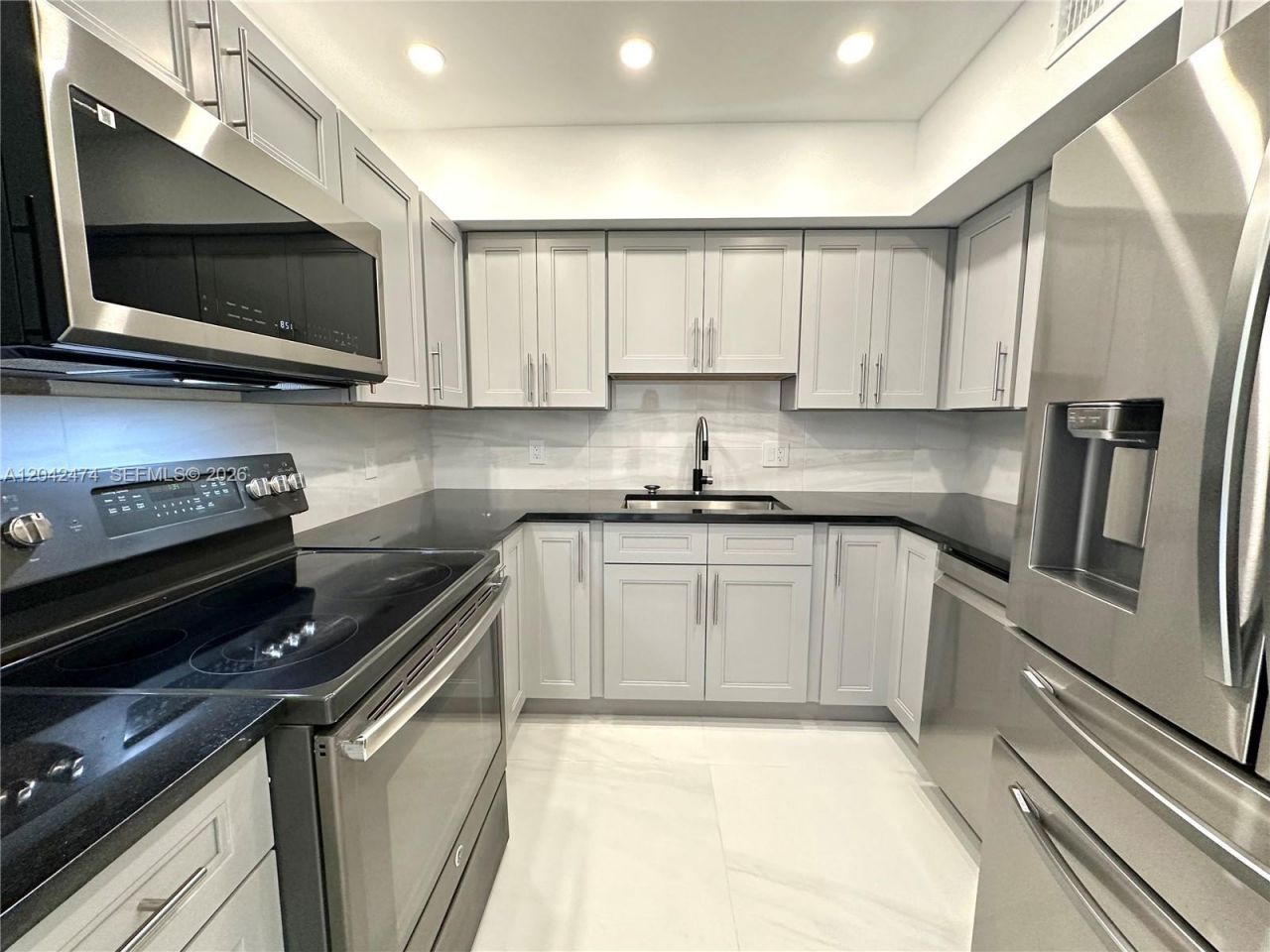 17620 Atlantic Blvd , Unit 310, Sunny Isles Beach, FL 33160 Photo